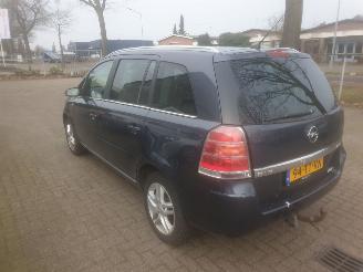 Opel Zafira  picture 4