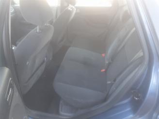 Ford Focus 1.6 ghia picture 9