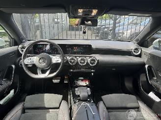 Mercedes A-klasse A250 AMG PANO / CAMERA / FULL OPTIONS! picture 9