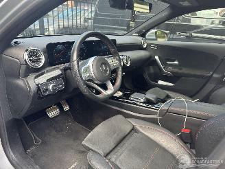 Mercedes A-klasse A250 AMG PANO / CAMERA / FULL OPTIONS! picture 5