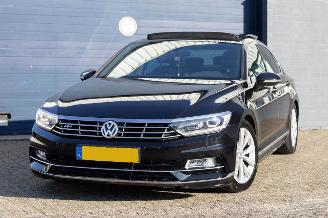 Unfallwagen Volkswagen Passat 1.4 TSI ACT 3X R-LINE PANO/LEDER/LED/NAVI/CLIMA SCHADEVRIJ/DAMAGEDFREE 2016/8