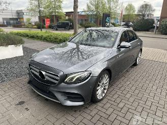 Voiture accidenté Mercedes E-klasse 200 AMG PANO/LED/19INCH 2016/11