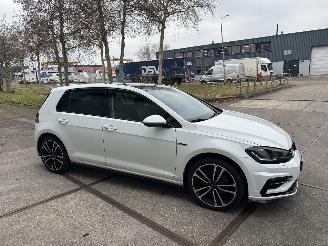 Volkswagen Golf 1.5 TSI DSG R-Line picture 2