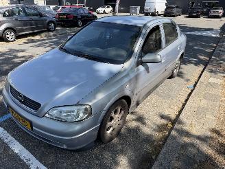 damaged passenger cars Opel Astra 1.6 airco 2002/11