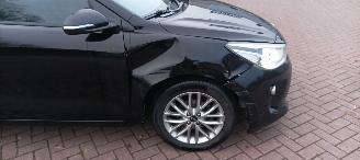 Kia Rio Bj:11-2019 1.4-16v Automaat Navi Climatecontrol Stoelverwarming Lichtautomaat Led-Koplampen 4xelek ramen Privacyglas Stuurwiel met verwarming picture 14