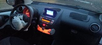 Toyota Aygo Bj:09-2013 1.0-VVT-i Navi Airco Led Elektrische ramen Orginele Toyota inklapbare TomTom navigatie Centrale vergrendeling met afstandsbediening picture 14