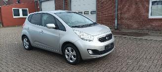 uszkodzony samochody osobowe Kia Venga 1.6-DOHC Automatik Climatecontrol Stoelverwarming Lichtautomaat Privacyglas armsteun voor en achter 4xelek ramen Elektrische-spiegels met inklap stand Parkeersensoren Keyless-entry Mistlampen 16-inch Kia velgen 2013/8