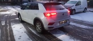 Volkswagen T-Roc 1.5-TSI 150pk R-Line Design Navi Full-Led koplampen Led achterlichten Climatecontrol CruiseControl Stoelverwarming Lichtautomaat Privacyglas picture 4