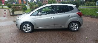 Damaged car Kia Venga Bj:08-2013 137000km 1.6-Dohc Automatik Climatecontrol Stoelverwarming Keyless entry armsteun voor Elektrische ramen Elektrische-spiegels met parkeerstand Trekhaak Parkeersensoren mistlampen 16 inch velgen 2013/8