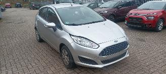 Unfallwagen Ford Fiesta 1.5-TDCI Airconditioning stoelverwarming CruiseControl Parkeersensoren 2016/6