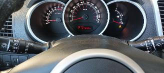 Kia Venga Bj: 8-2013 1.6 Automatik Climatecontrol Keyless-entry Stoelverwarming Lichtautomaat Privacyglas leren stuurwiel armsteun voor en achter Trekhaak Parkeersensoren mistlampen 16 inch velgen picture 13