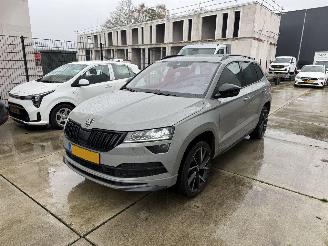 Vaurioauto  passenger cars Skoda Karoq 1.5 TSI AUTOMAAT Sportline -PANO-NAVI-CAMERA 2022/2