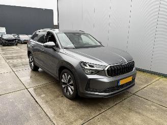 Schadeauto Skoda Kodiaq 1.5 TSI PHEV DSG Bus Edition 225 PK -LEDER-NAVI-CAMERA 2025/2