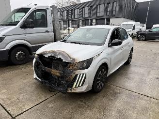 damaged passenger cars Peugeot 208 1.2 PureTech 75 Style -AIRCO-PDC 2025/5