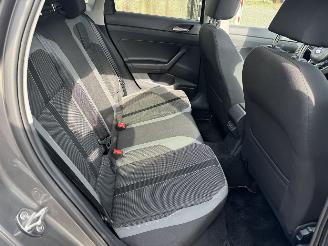 Volkswagen Polo 1.6 TDI DSG R-Line Pano Virtual Cockpit picture 11