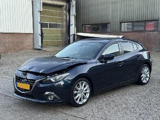 Vaurioauto  passenger cars Mazda 3 2.0 120Pk Automaat SkyActiv Head-Up Bose 2015/5