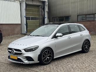 škoda osobní automobily Mercedes B-klasse 220D 190Pk Premium Plus AMG Pakket Pano Memory Sfeerverlichting Trekhaak 2020/1