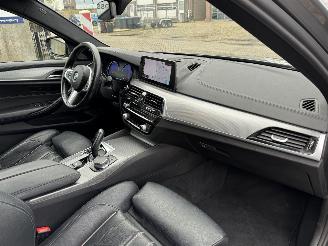 BMW 5-serie 530e iPerformance High Executive M-Pakket Harman Kardon 360Camera Head-Up Geen Schade! picture 15