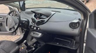 Renault Twingo Twingo II (CN), Hatchback 3-drs, 2007 / 2014 1.5 dCi 90 FAP picture 9