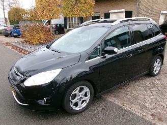 Vaurioauto  passenger cars Ford Grand C-Max 1.6 I TITANIUM 2015/4