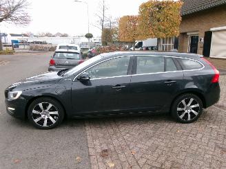 Volvo V-60 2.4 D6 AWD PLUG-IN HYBRID SUMMUM picture 2