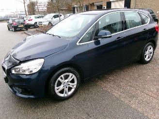 Schadeauto BMW 2-serie 218 LUXURY ACTIVE TOURER 2015/1