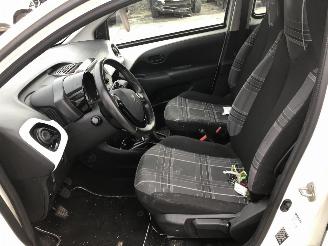 Peugeot 108  picture 14