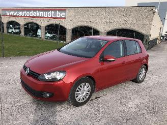 Schadeauto Volkswagen Golf 1.6 TDI 2011/5