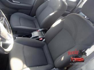 Chevrolet Orlando Orlando (YYM/YYW), MPV, 2010 / 2015 1.8 16V VVT Bifuel picture 11