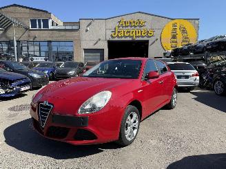 uszkodzony samochody osobowe Alfa Romeo Giulietta 1.6 MTJD 2011/3