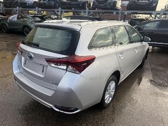 Toyota Auris HYBRID BREAK picture 8