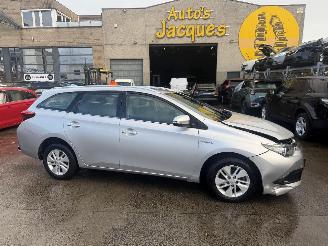 uszkodzony samochody osobowe Toyota Auris HYBRID BREAK 2018/12
