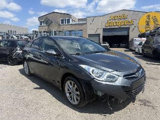 Schadeauto Hyundai I-40 1.7 CRDI STYLE 2014/10