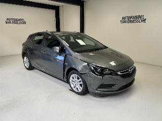 krockskadad bil auto Opel Astra EDITION 2019/9