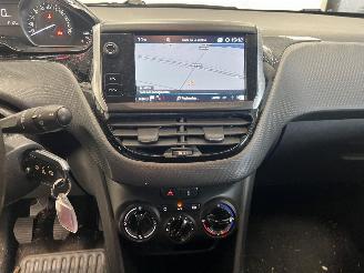 Peugeot 208 STYLE picture 14