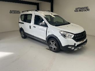 Vaurioauto  passenger cars Dacia Dokker STEPWAY 2019/8
