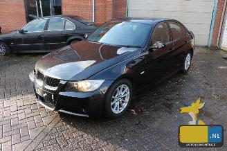 Salvage car BMW 3-serie E90 320i 2007/1