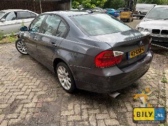 BMW 3-serie E90 320D sparkling-graphit metallic picture 4
