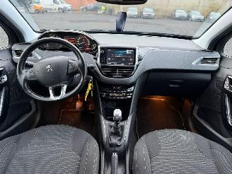 Peugeot 208 ALLURE picture 22