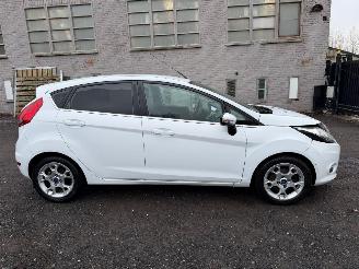 skadebil auto Ford Fiesta TITANIUM 2012/3