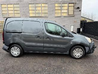 Schade bestelwagen Citroën Berlingo 1.6 HDI 2016/10