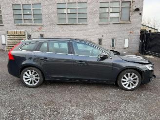 Schadeauto Volvo V-60 V 60 SUMMUM 2016/6
