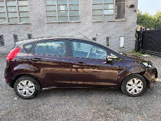 Vaurioauto  passenger cars Ford Fiesta TREND 2010/10