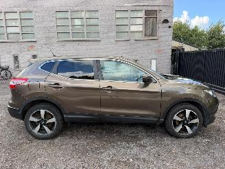 krockskadad bil auto Nissan Qashqai 1.2 I 2015/10
