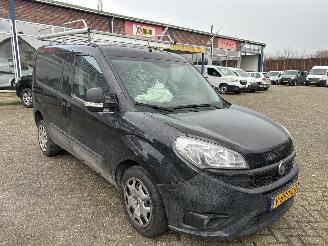 krockskadad bil bedrijf Fiat Doblo 1.3 MJ SX 2018/2