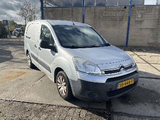 krockskadad bil bedrijf Citroën Berlingo 1.6 e-HDI COMFORT XL 2013/2