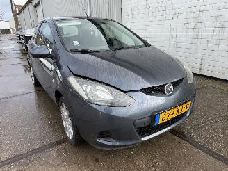 krockskadad bil auto Mazda 2 1.3 TS 2009/12