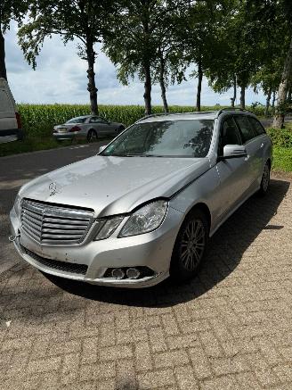 rozbiórka samochody osobowe Mercedes E-klasse E 220 CDI COMBI 2011/8