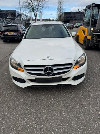 Salvage car Mercedes C-klasse C 200 D COMBI 2015/6