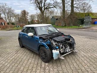 Mini Cooper AUTOMAAT 1.5 SPORT NAVI CLIMA CAMERA LEER B.J 07-2021 picture 3